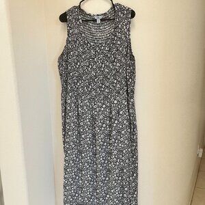 Croft & Barrow Smocked Midi, Black & White ditsy floral print fitted bodice 2X